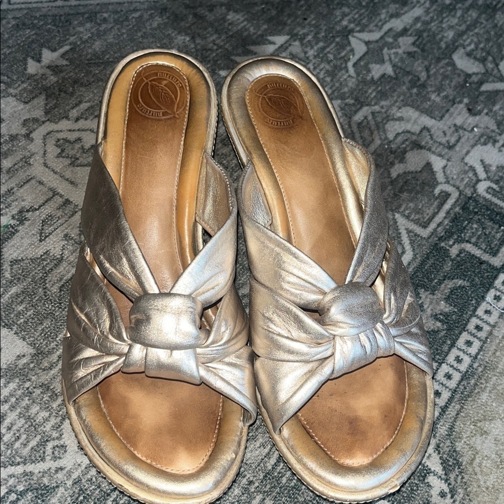 Nurture women’s Elegant gold leather Wedge Sandals size 7 - Picture 3 of 7
